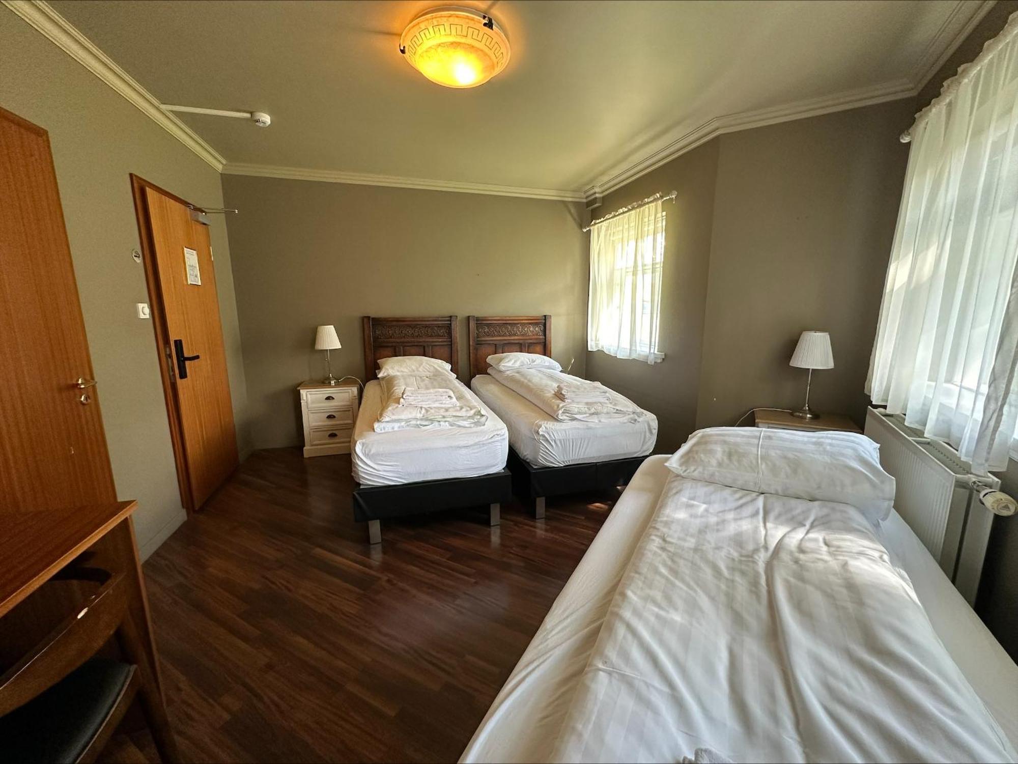 Bg4 Guesthouse Акурейрі Екстер'єр фото